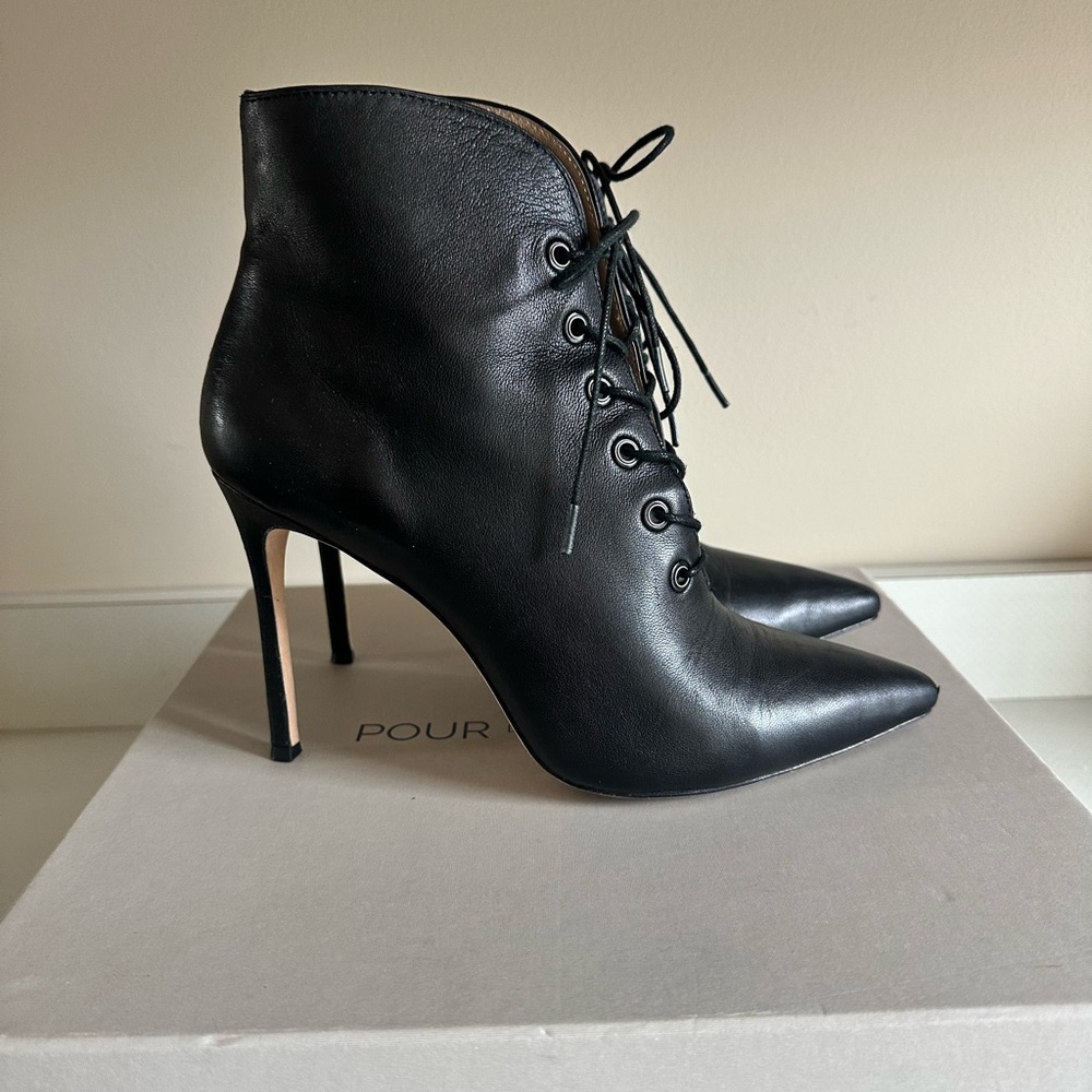Pour La Victoire Lace Up Black Leather Booties